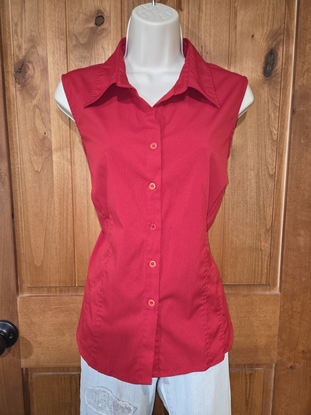 Fred David Sleeveless Button-Front Shirt in Red